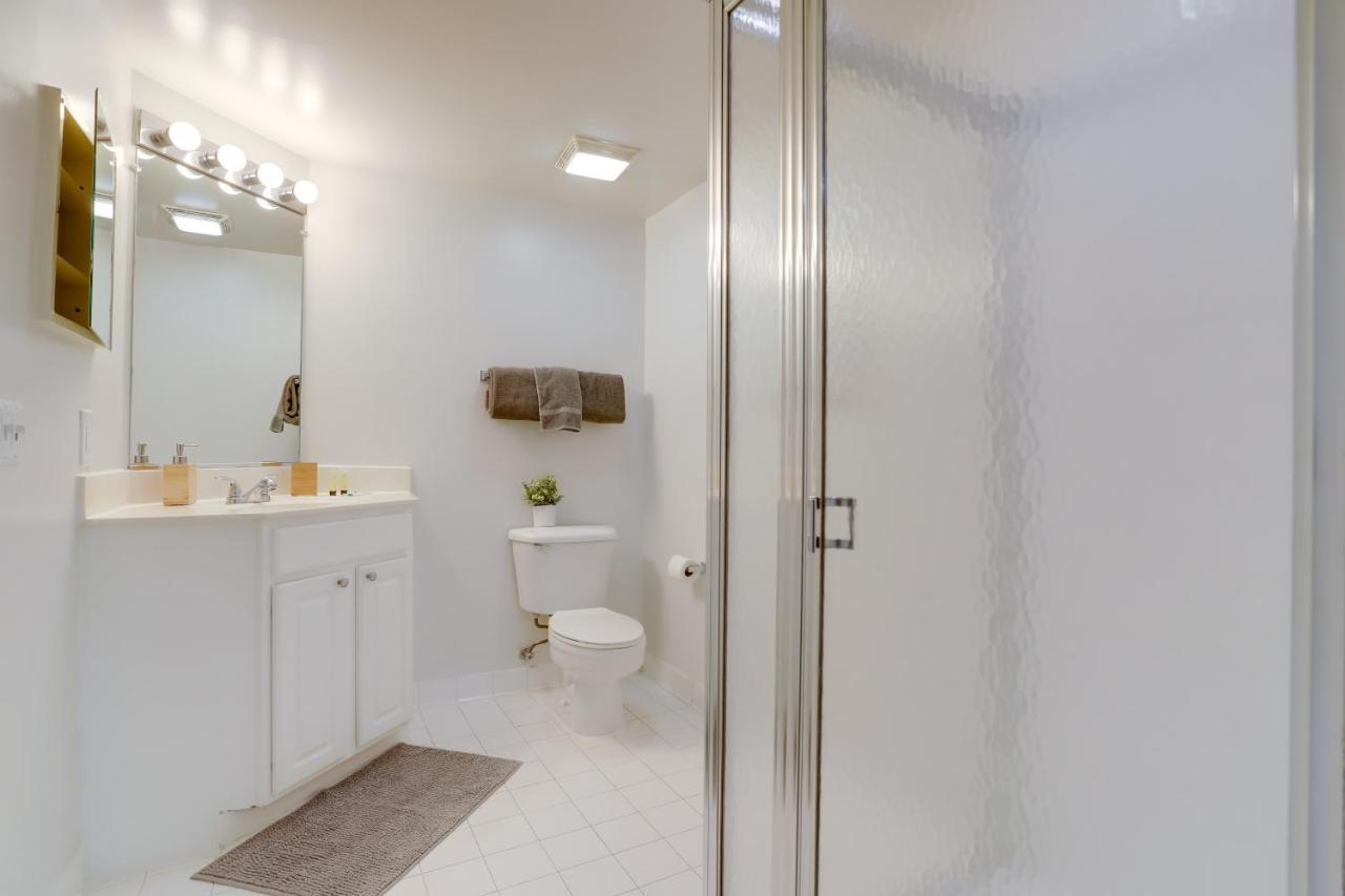 Elegant And Charming Condo At Ballston With Pool Arlington Exterior photo